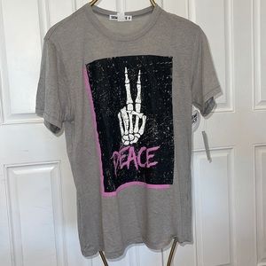 NWT SEMI NICE skeleton peace sign tshirt